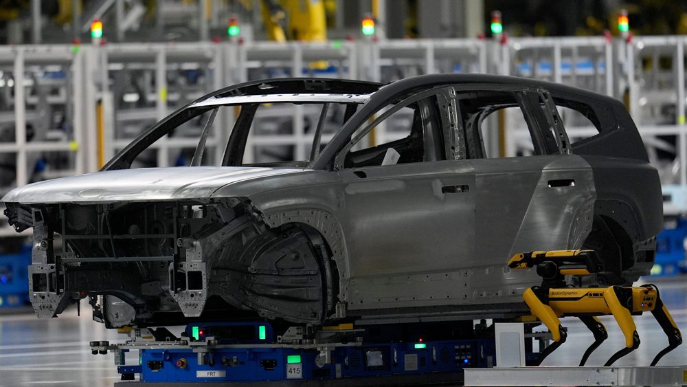 Dynamic-mobile-robots-in-car-industry_blog-editorial